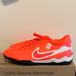 NIKE TIEMPO LEGEND 10 ACADEMY TURF LOW TOP SOCCER CLEATS HOT LAVA WHITE 13 NEW